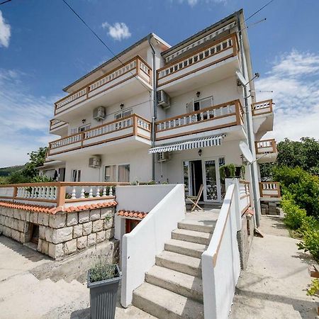 Apartman Jasmina Banjol Buitenkant foto