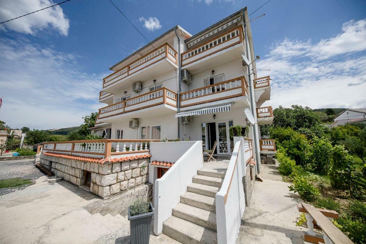 Apartman Jasmina Banjol Buitenkant foto