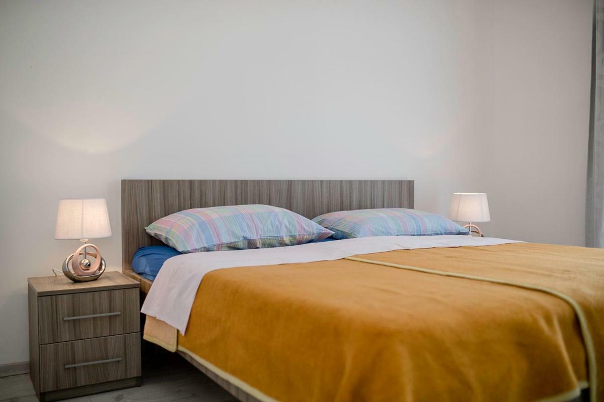 Apartman Jasmina Banjol Buitenkant foto