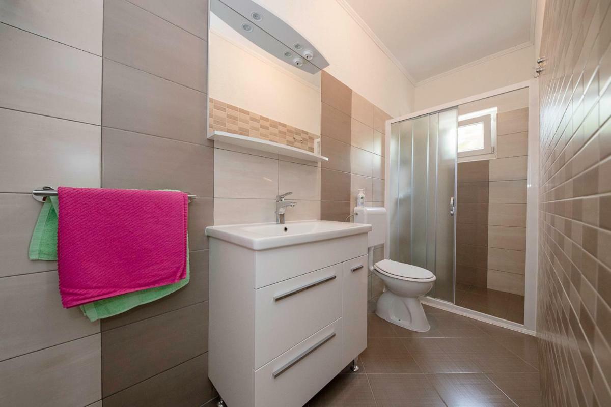 Apartman Jasmina Banjol Buitenkant foto