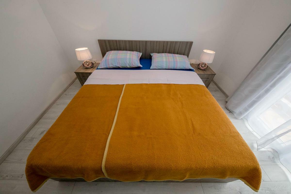 Apartman Jasmina Banjol Buitenkant foto