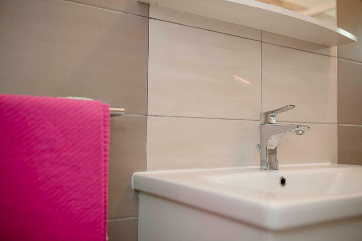 Apartman Jasmina Banjol Buitenkant foto