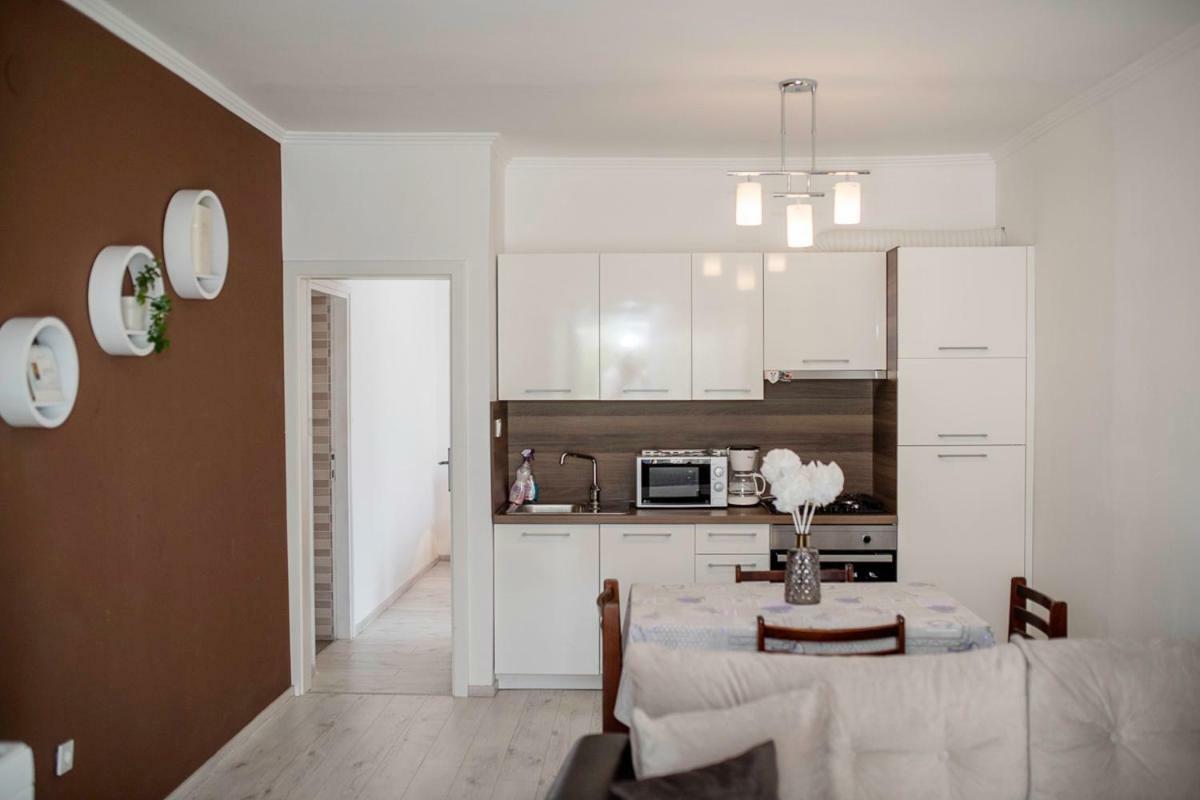 Apartman Jasmina Banjol Buitenkant foto