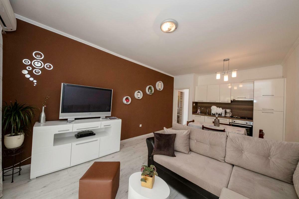 Apartman Jasmina Banjol Buitenkant foto