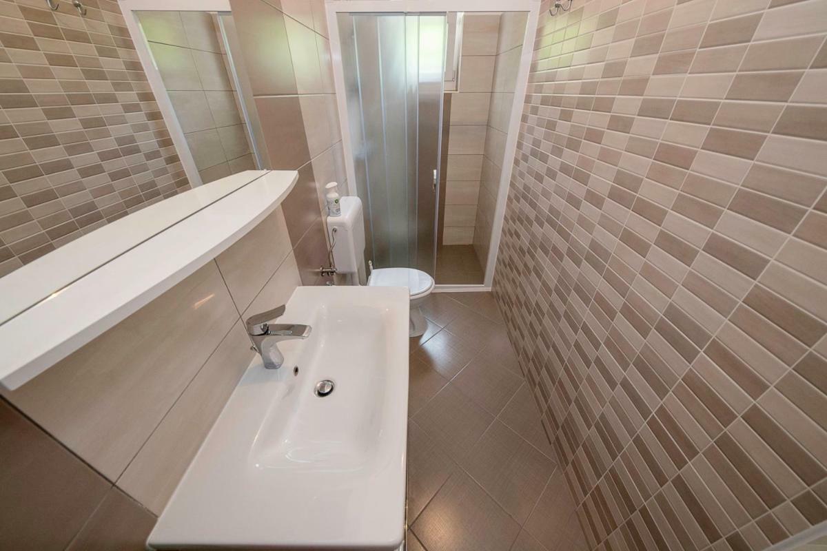 Apartman Jasmina Banjol Buitenkant foto