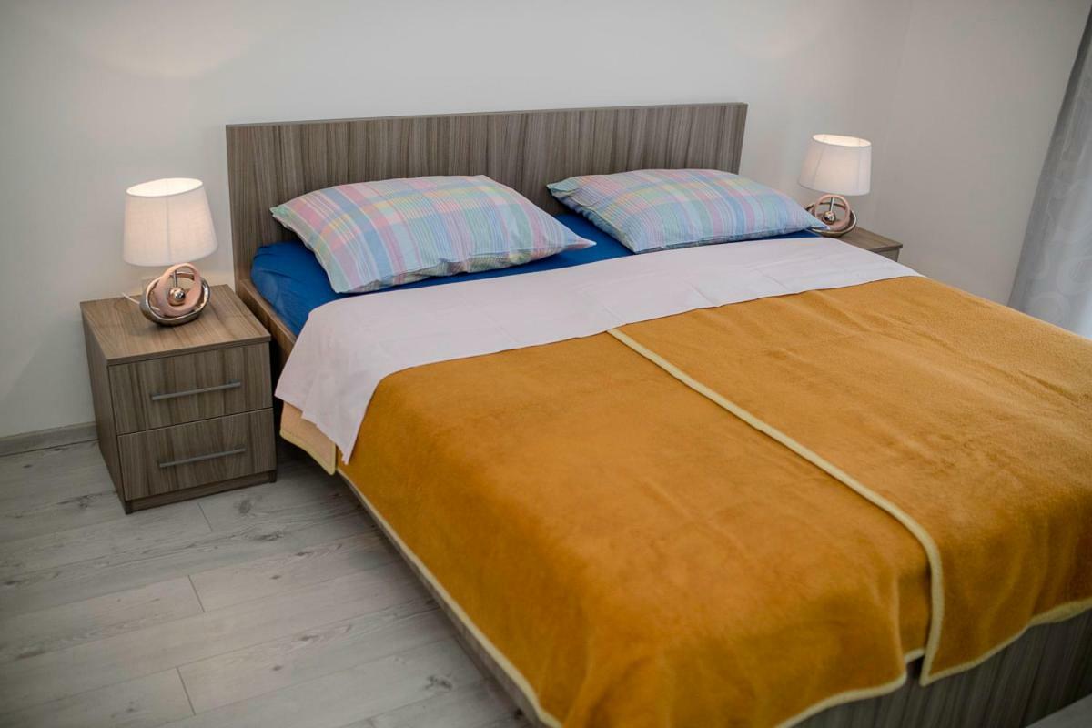 Apartman Jasmina Banjol Buitenkant foto